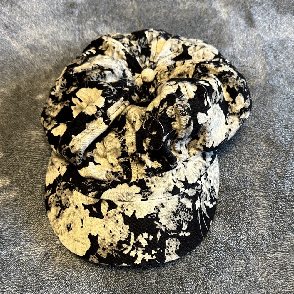 Apt. 9 Black and Cream Patterned Cap